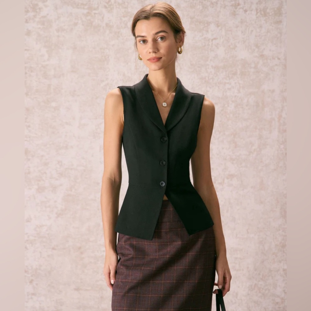 NWT RIHOAS The Black Lapel Sleeveless Button Up Vest